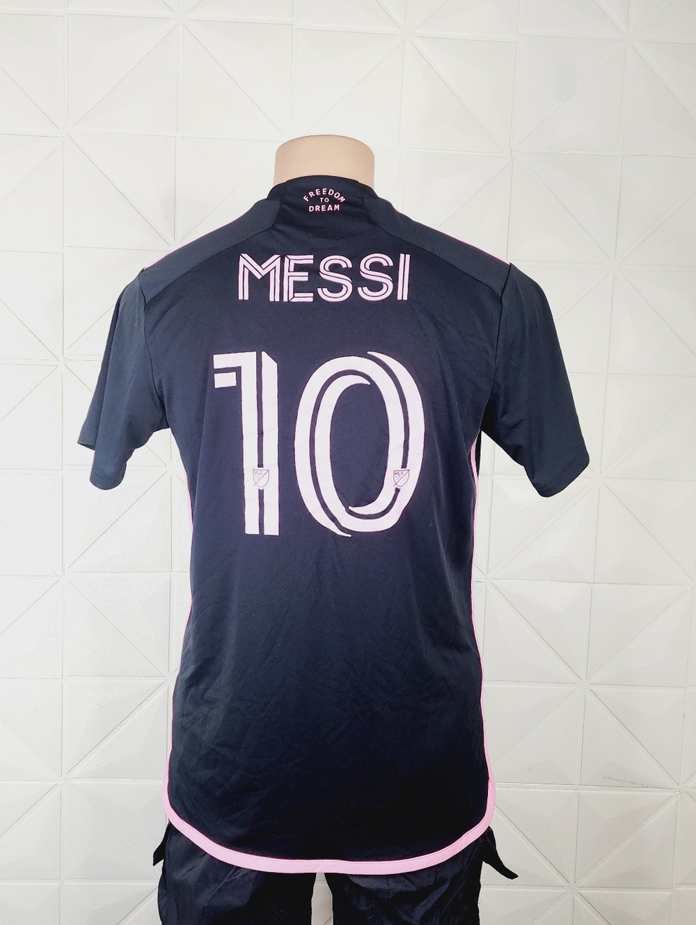 Adidas #10 Messi Inter Miami Black & Pink Home Jersey - Picture 4 of 8